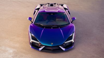 Lamborghini Revuelto Supercar ultra HD 4K wallpaper
