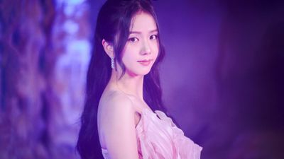 Jisoo Purple aesthetic ultra HD 4K wallpaper