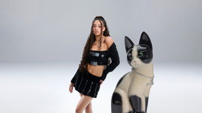 Manon - SIS (Soft Is Strong) KATSEYE ultra HD 4K wallpaper