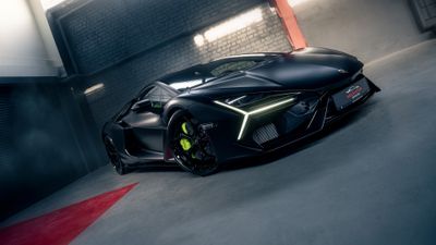 Lamborghini Revuelto Garage ultra HD 4K wallpaper