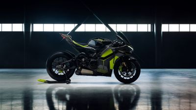 Ducati Panigale V4 Garage ultra HD 4K wallpaper