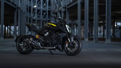 Ducati Diavel V4 Black Roadster 2025 ultra HD 4K wallpaper