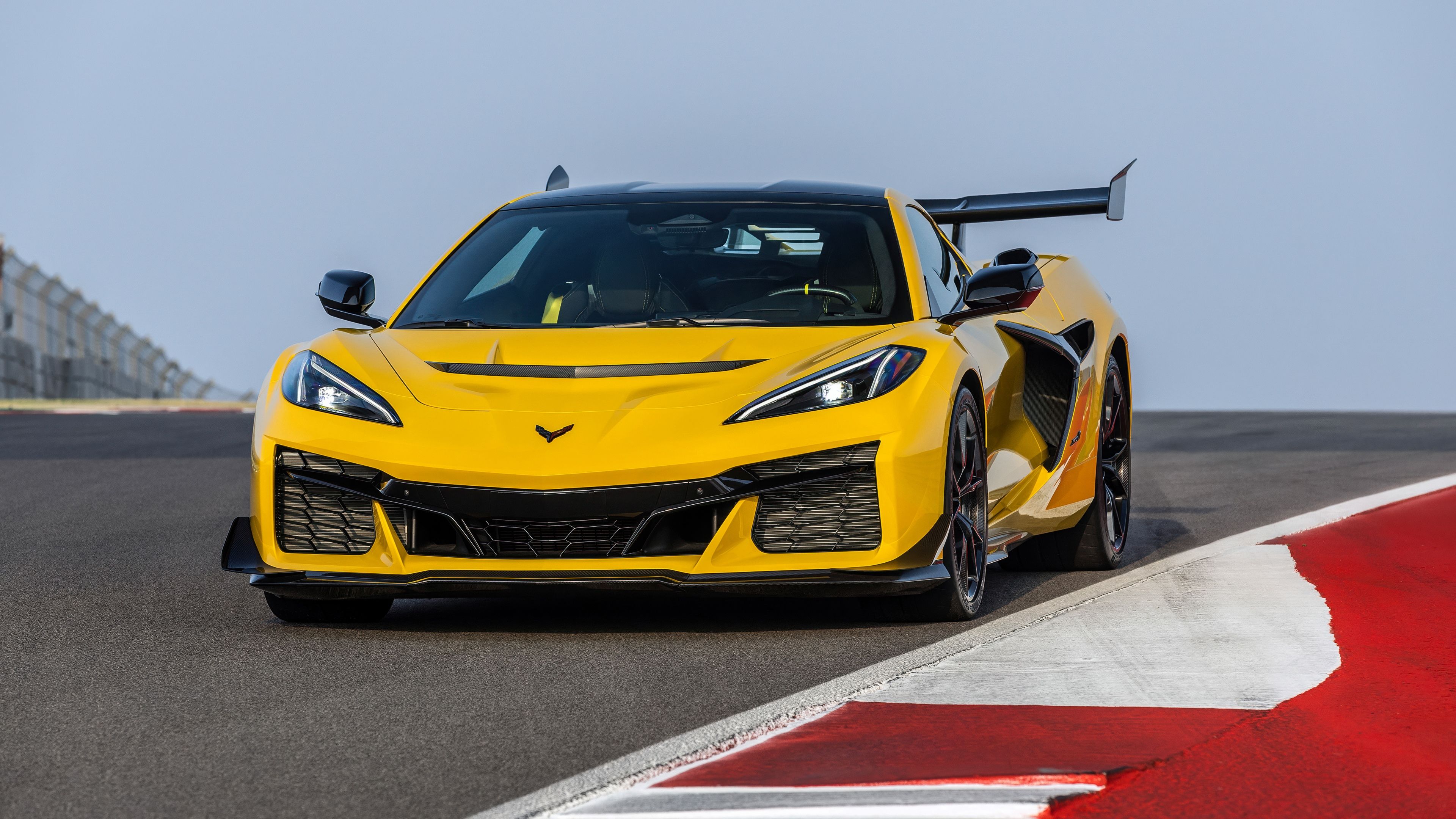 Chevrolet Corvette ZR1 Coupe ZTK Package ultra HD 4K wallpaper