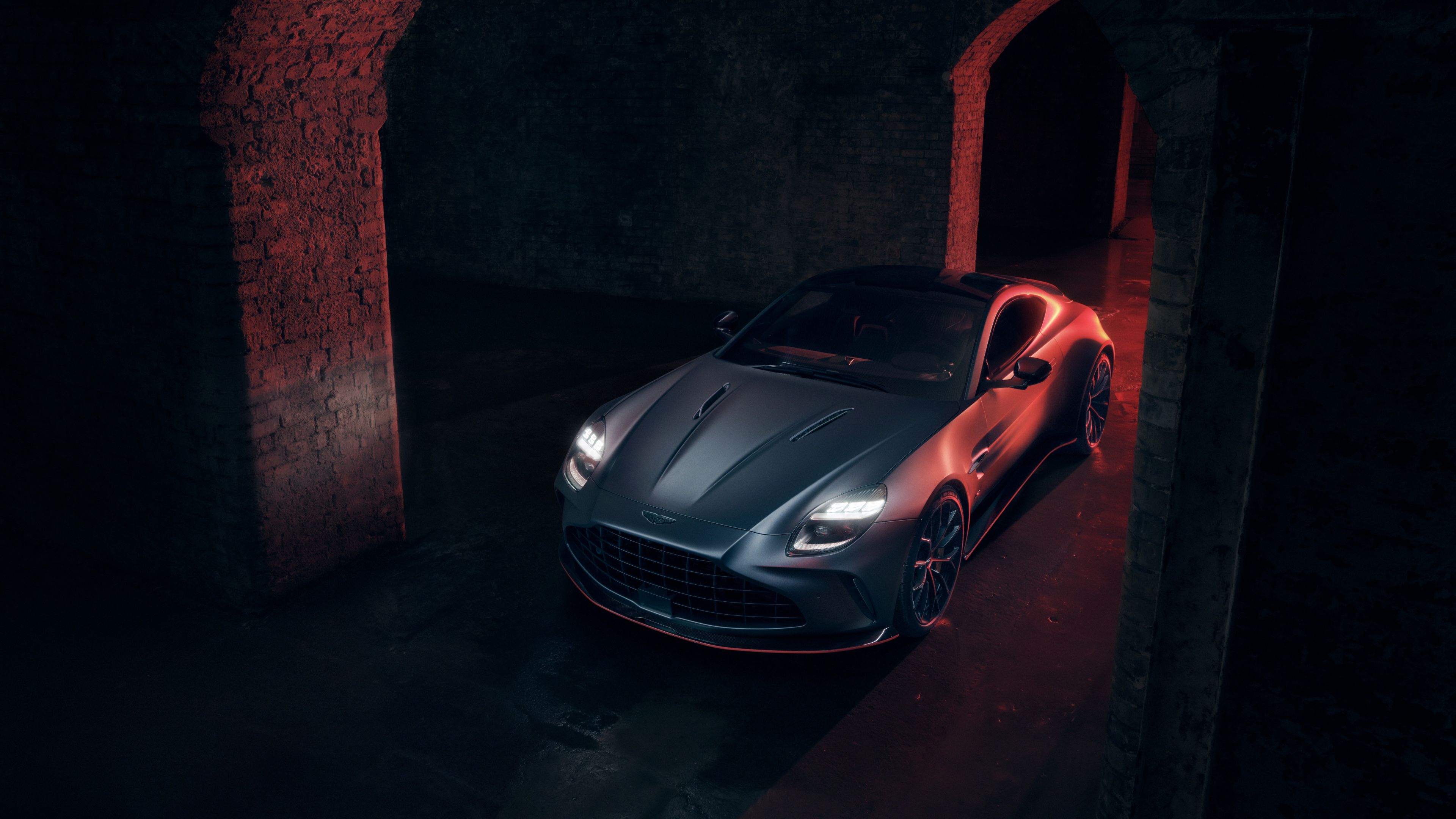 Aston Martin Vantage S 2025 ultra HD 4K wallpaper