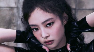 Jennie - JUMP Portrait ultra HD 4K wallpaper