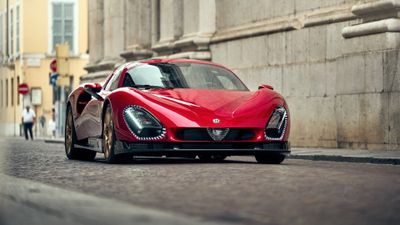 Alfa Romeo 33 Stradale Supercar ultra HD 4K wallpaper