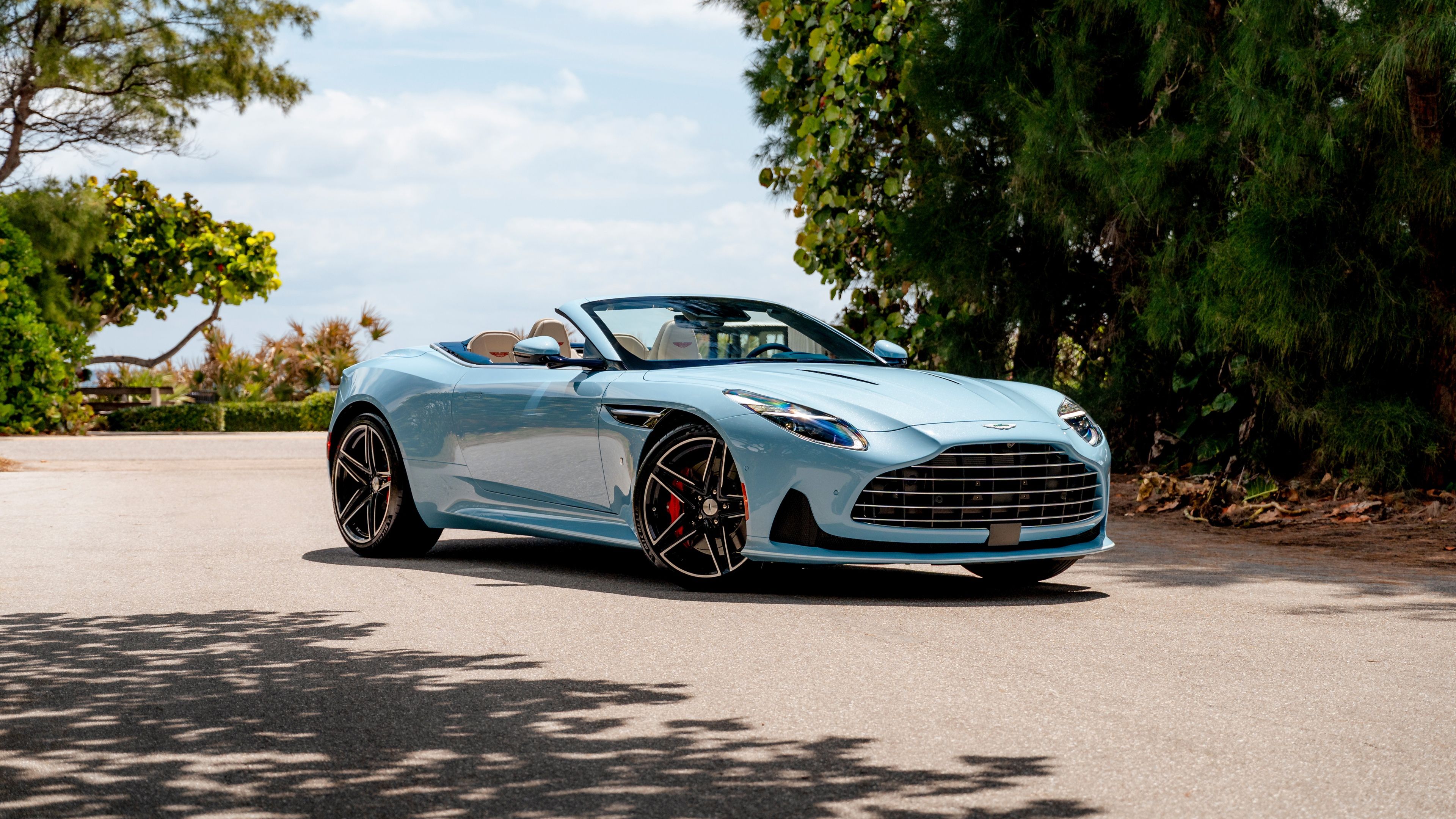 Aston Martin DB12 Volante Palm Beach Edition ultra HD 4K wallpaper