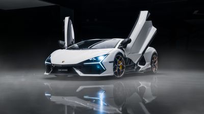Lamborghini Revuelto Dark background ultra HD 4K wallpaper