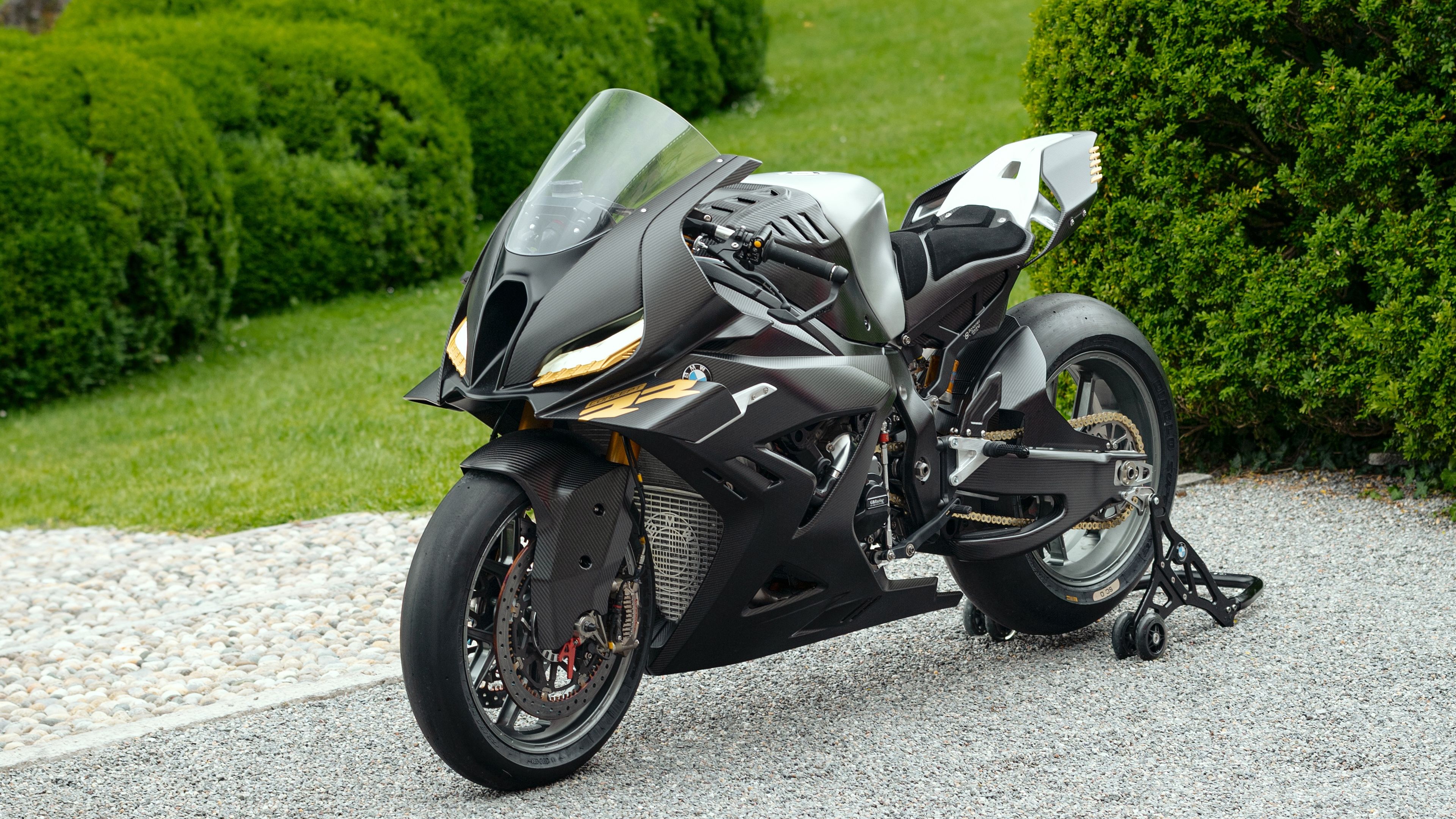 BMW Motorrad Concept RR Outdoor ultra HD 4K wallpaper