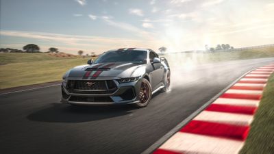 Ford Mustang GT Performance 2025 ultra HD 4K wallpaper