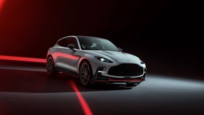 Aston Martin DBX S 2025 ultra HD 4K wallpaper