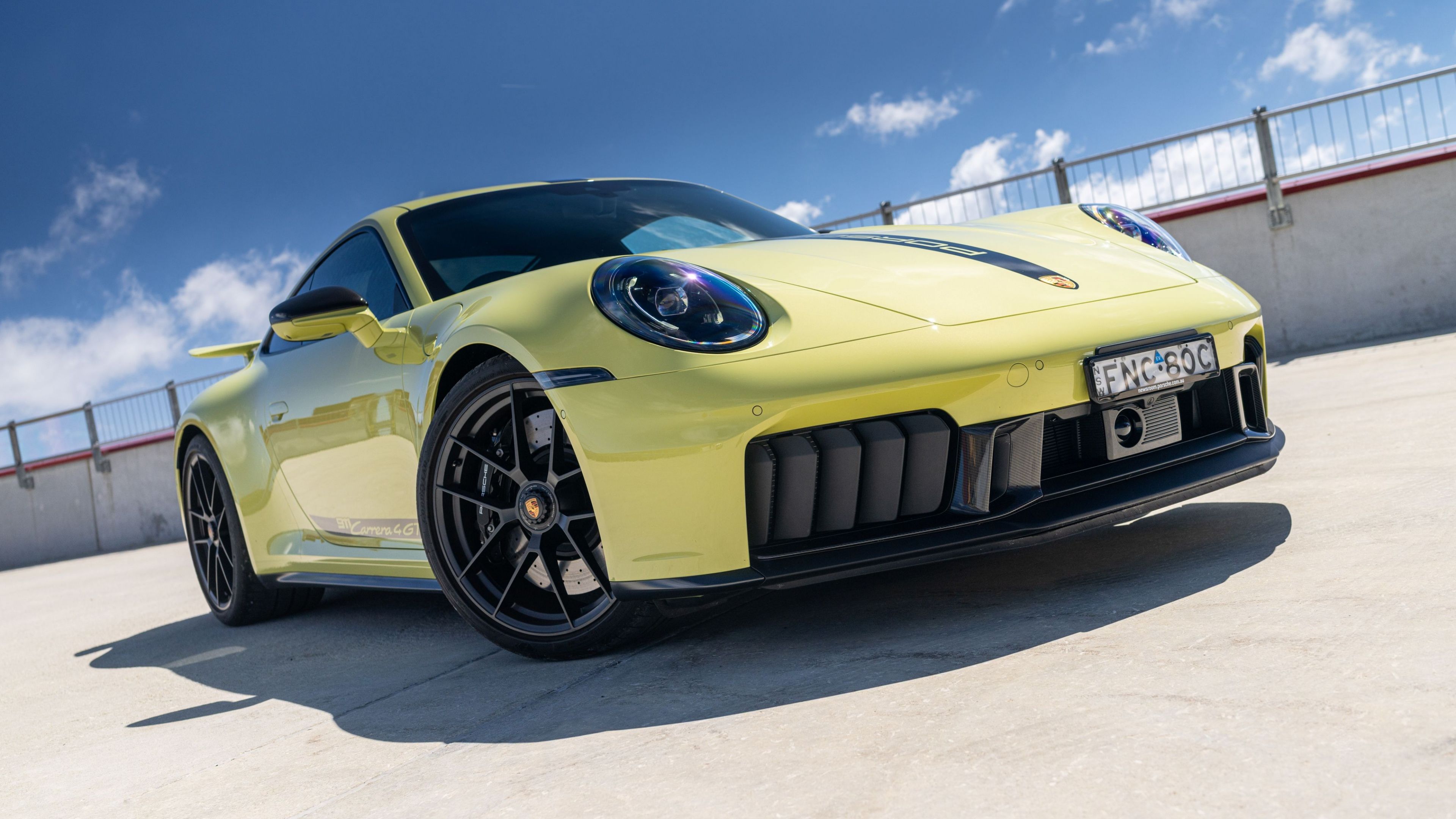 Porsche 911 Carrera 4 GTS 2025 ultra HD 4K wallpaper