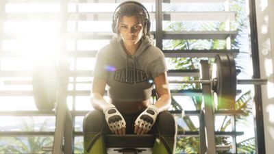 Lucia Caminos gym bench press GTA 6 Vice City 4K wallpaper
