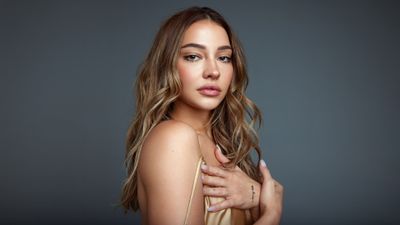 Madelyn Cline Portrait ultra HD 4K wallpaper