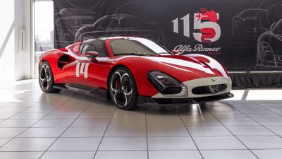 Alfa Romeo 33 Stradale Bespoke ultra HD 4K wallpaper