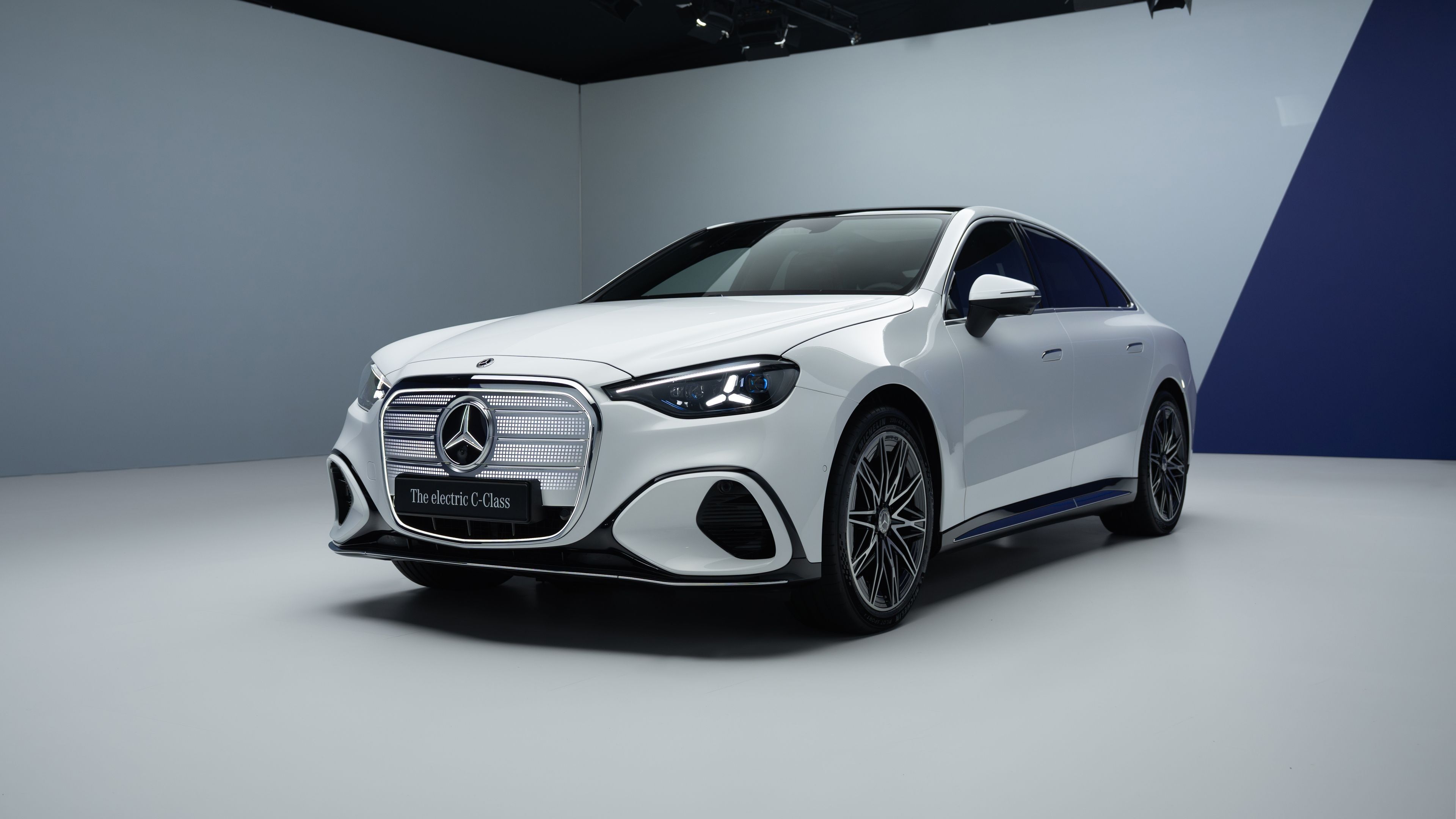 Mercedes-Benz C 400 Luxury EV ultra HD 4K wallpaper