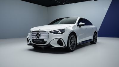 Mercedes-Benz C 400 Luxury EV ultra HD 4K wallpaper