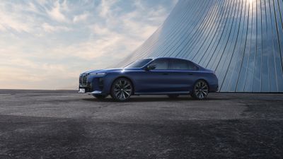 BMW M760e xDrive 2026 ultra HD 4K wallpaper