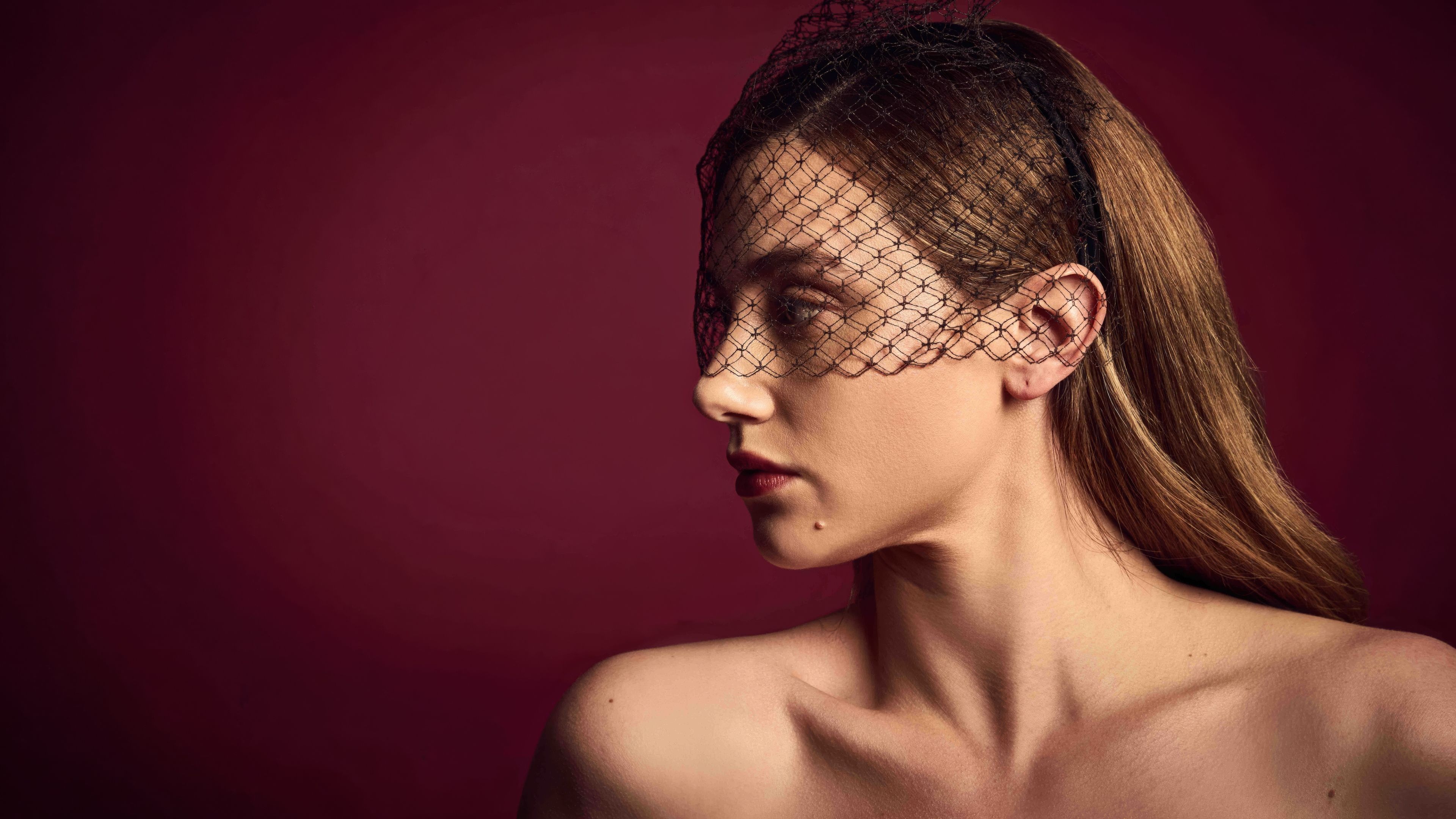 Lili Reinhart Red background ultra HD 4K wallpaper