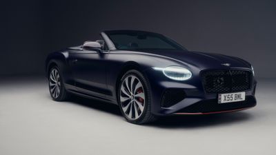 Bentley Continental GT Convertible Extraordinary Women ultra HD 4K wallpaper