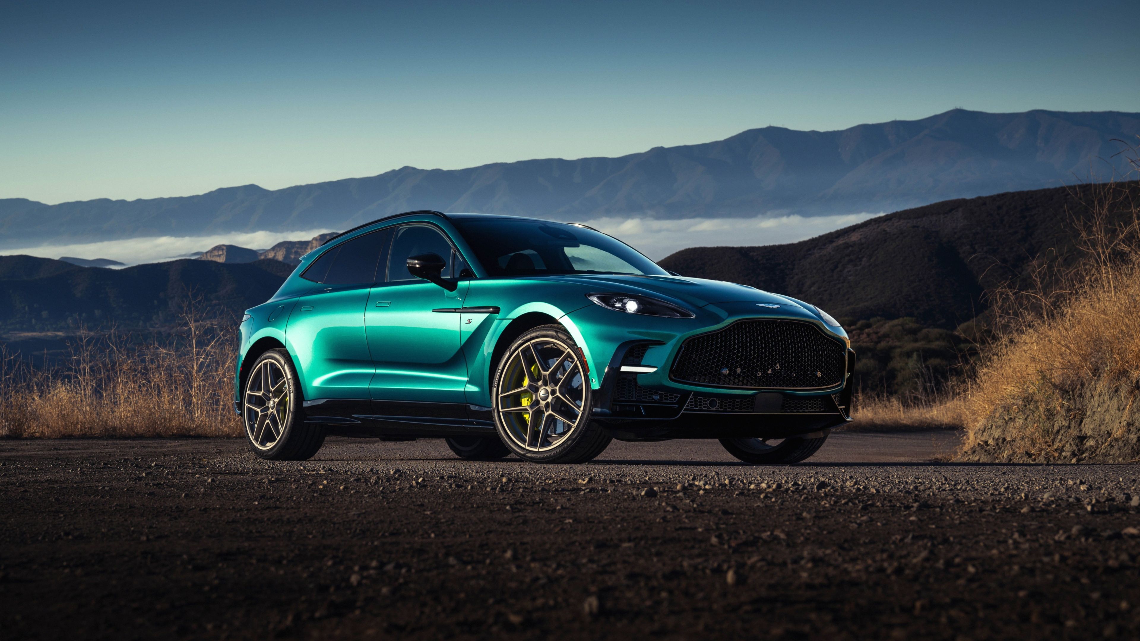 Aston Martin DBX S 2026 ultra HD 4K wallpaper