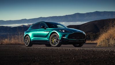 Aston Martin DBX S 2026 ultra HD 4K wallpaper