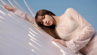 Lisa Elegant ultra HD 4K wallpaper