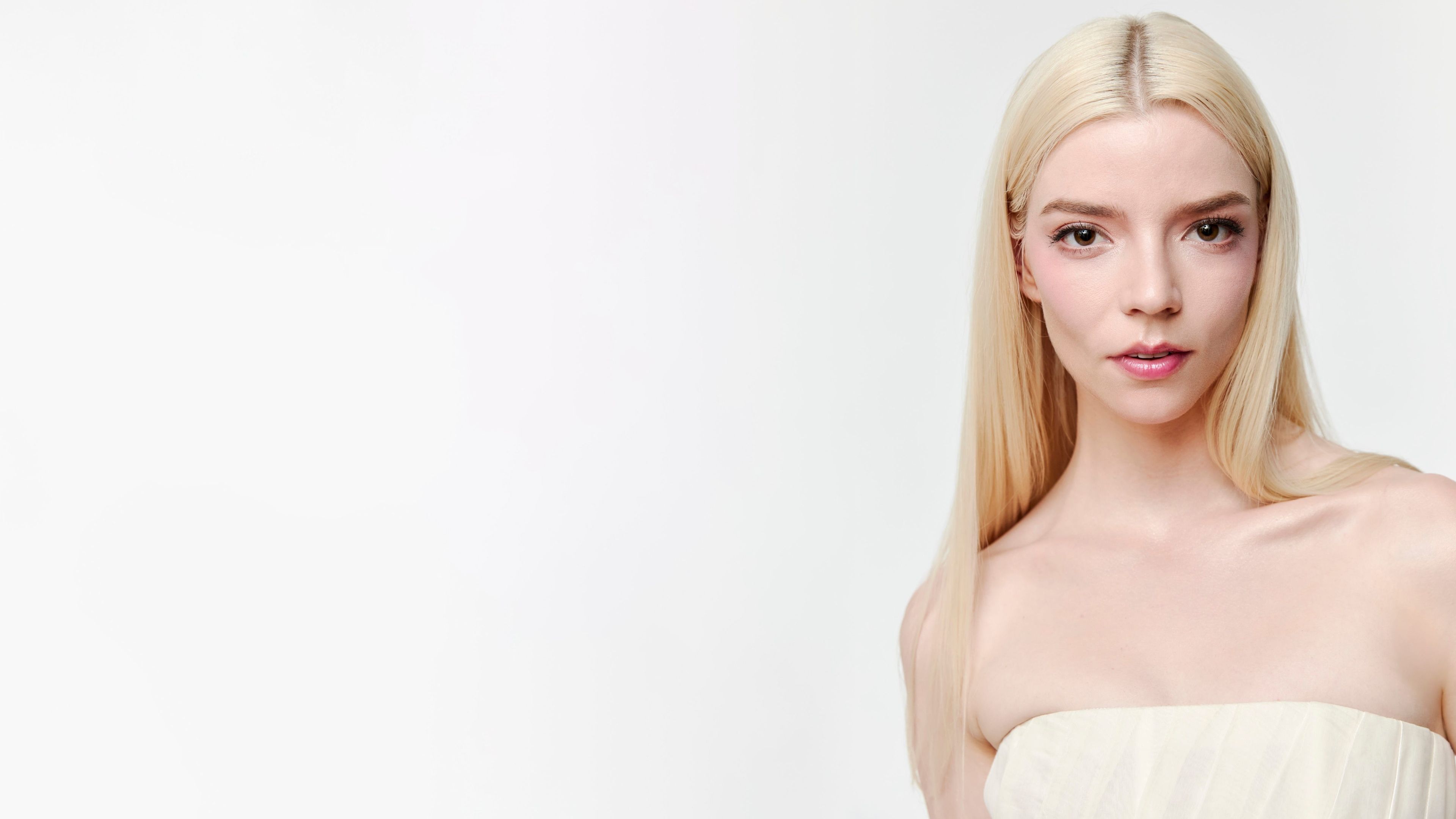 Anya Taylor-Joy White background ultra HD 4K wallpaper