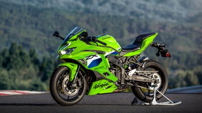Kawasaki Ninja ZX-4RR ultra HD 4K wallpaper