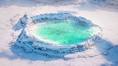 Snowy Crater Lake ultra HD 4K wallpaper