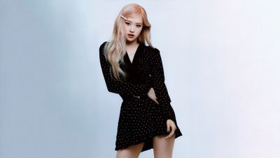 Rose (Blackpink) Black dress ultra HD 4K wallpaper