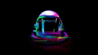 Astronaut helmet Glitch art ultra HD 4K wallpaper