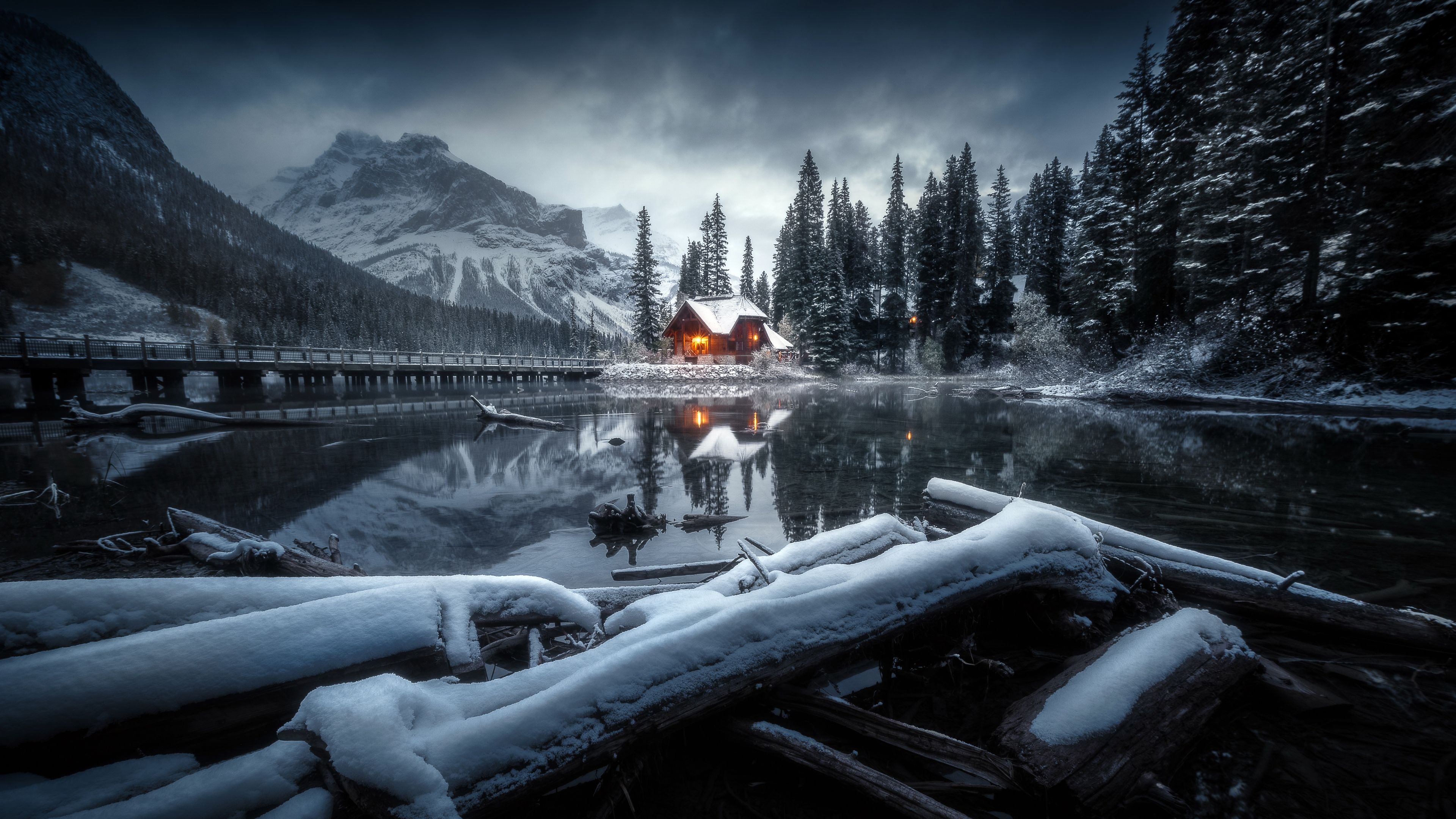 Cozy Winterscape ultra HD 4K wallpaper