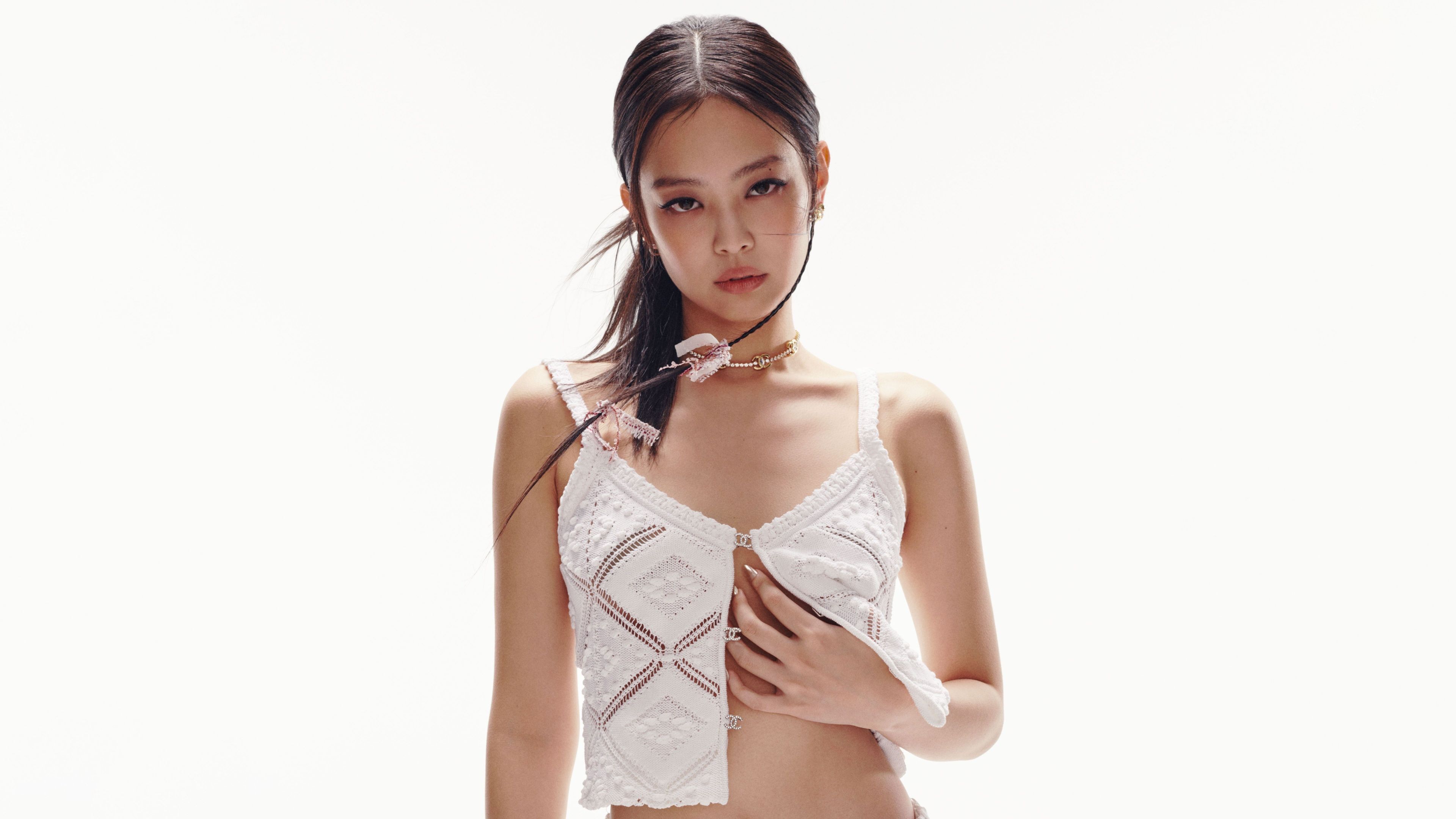 Jennie White aesthetic ultra HD 4K wallpaper