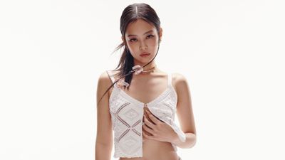 Jennie White aesthetic ultra HD 4K wallpaper