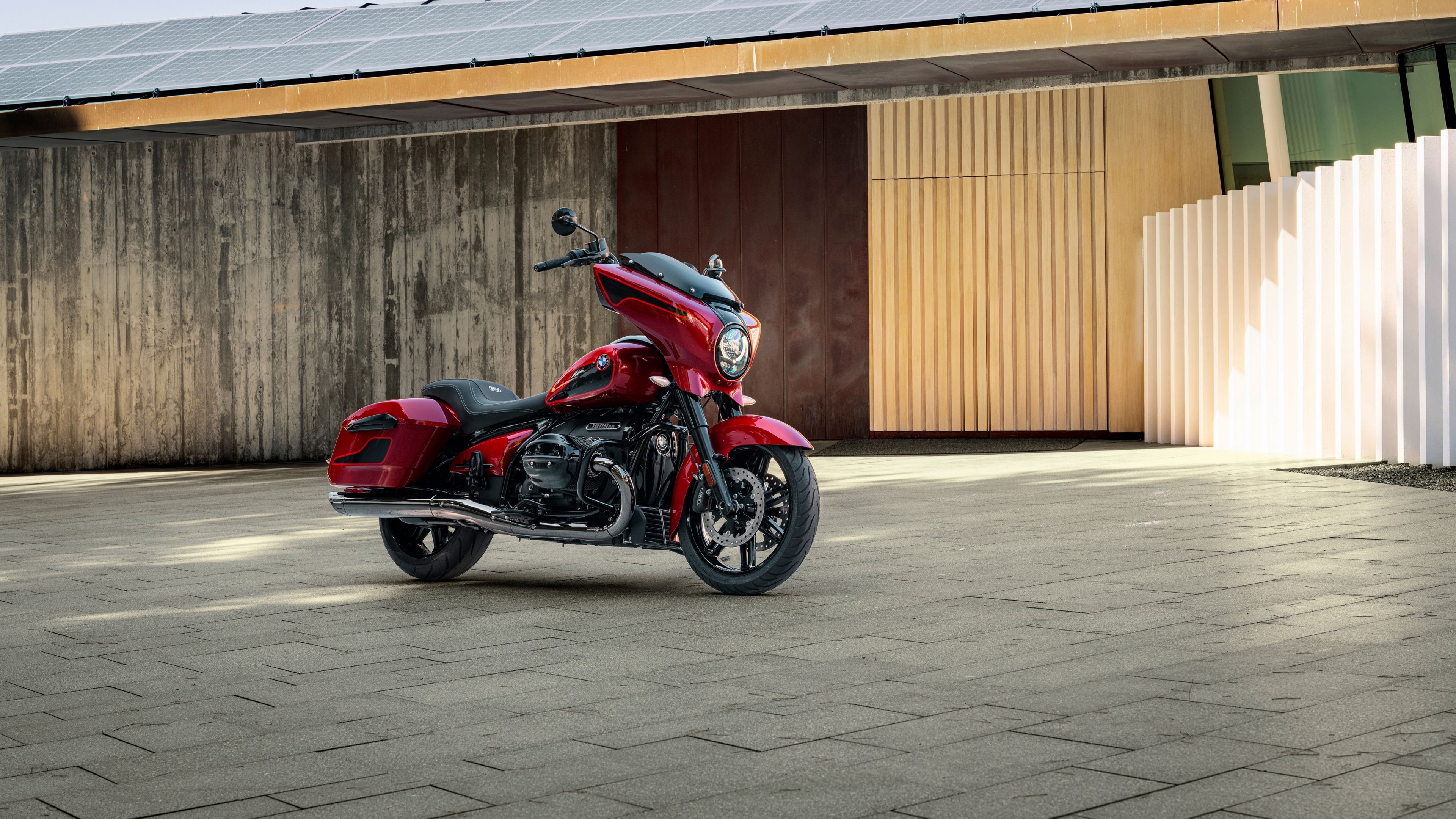 Red BMW R 18 ultra HD 4K wallpaper