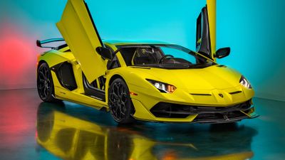 Lamborghini Aventador SVJ Vertical ultra HD 4K wallpaper