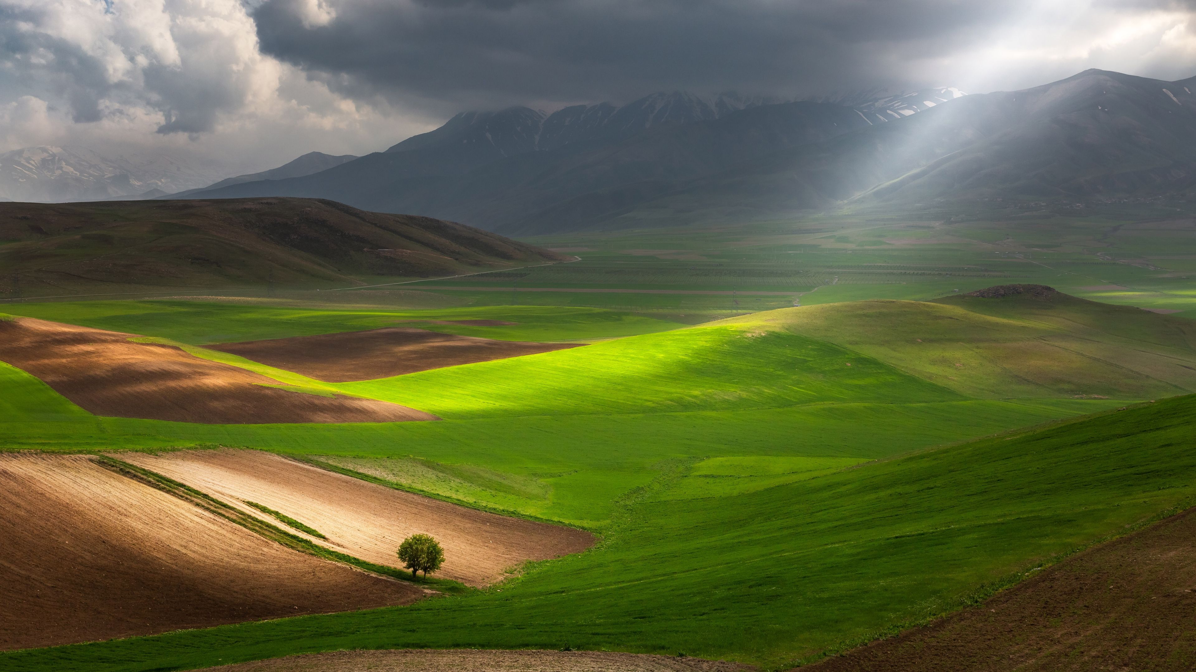 Sibillini National Park Landscape ultra HD 4K wallpaper