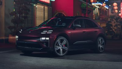 Porsche Macan Turbo Electric SUV ultra HD 4K wallpaper