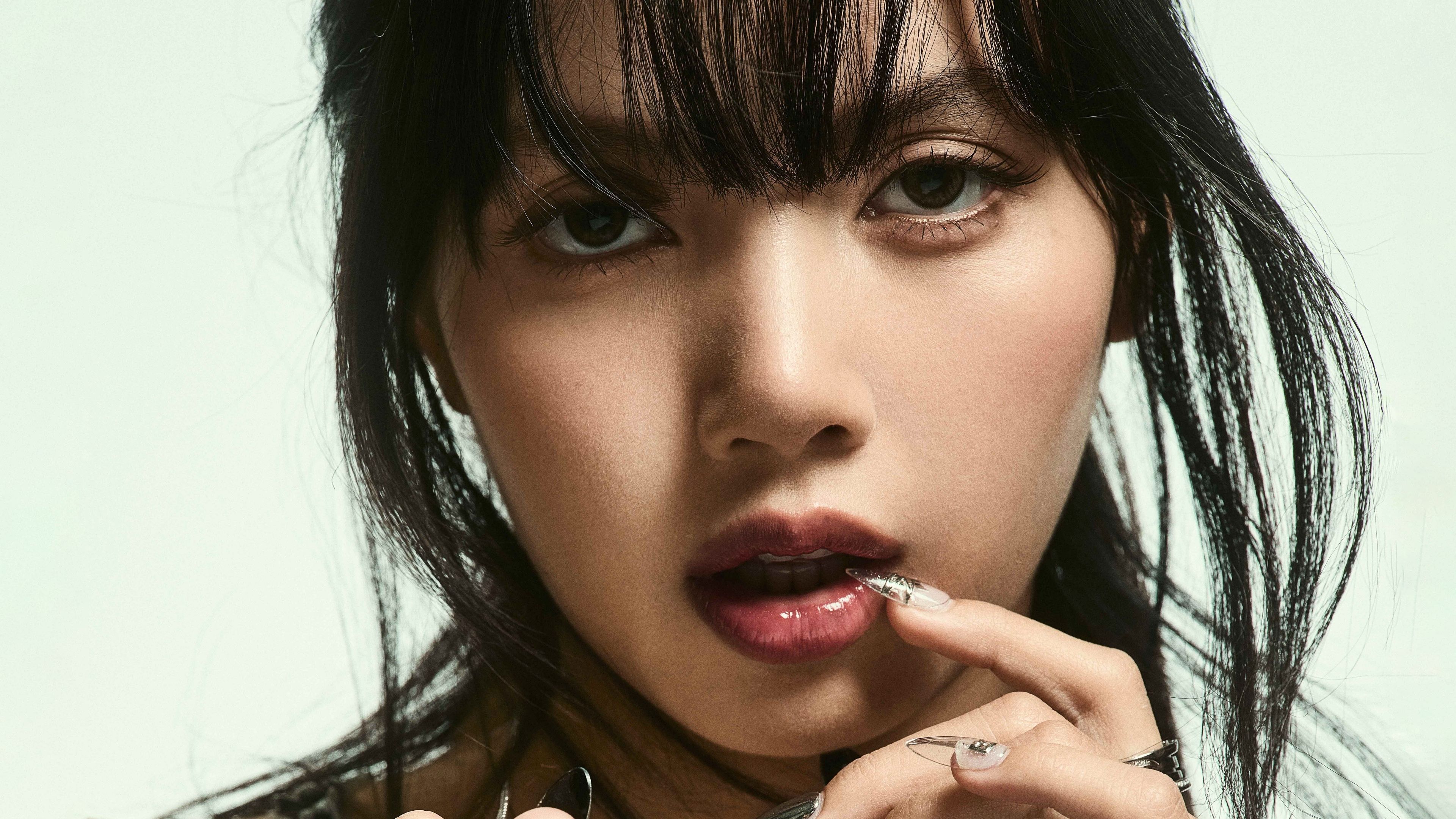 Lisa Closeup ultra HD 4K wallpaper