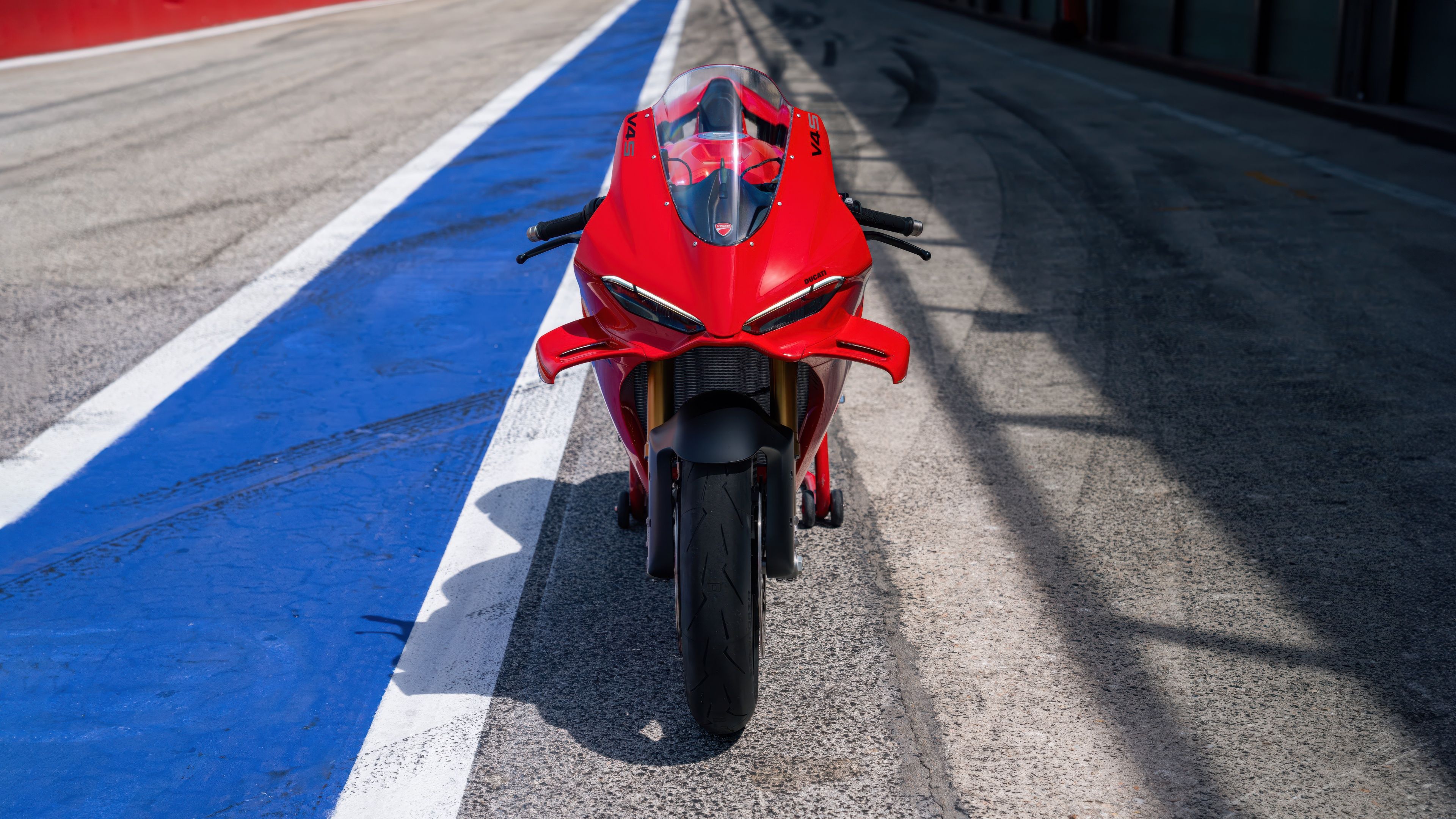 Ducati Panigale V4 S Race track 4K Wallpaper | Pixground