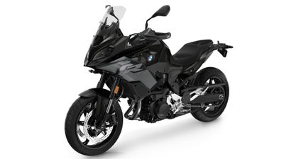 BMW F 900 XR Triple Black 2025 ultra HD 4K wallpaper